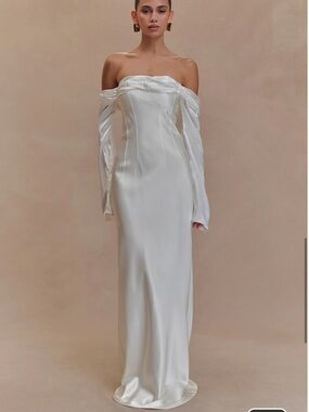 Meshki Giselle Off The Shoulder Dress